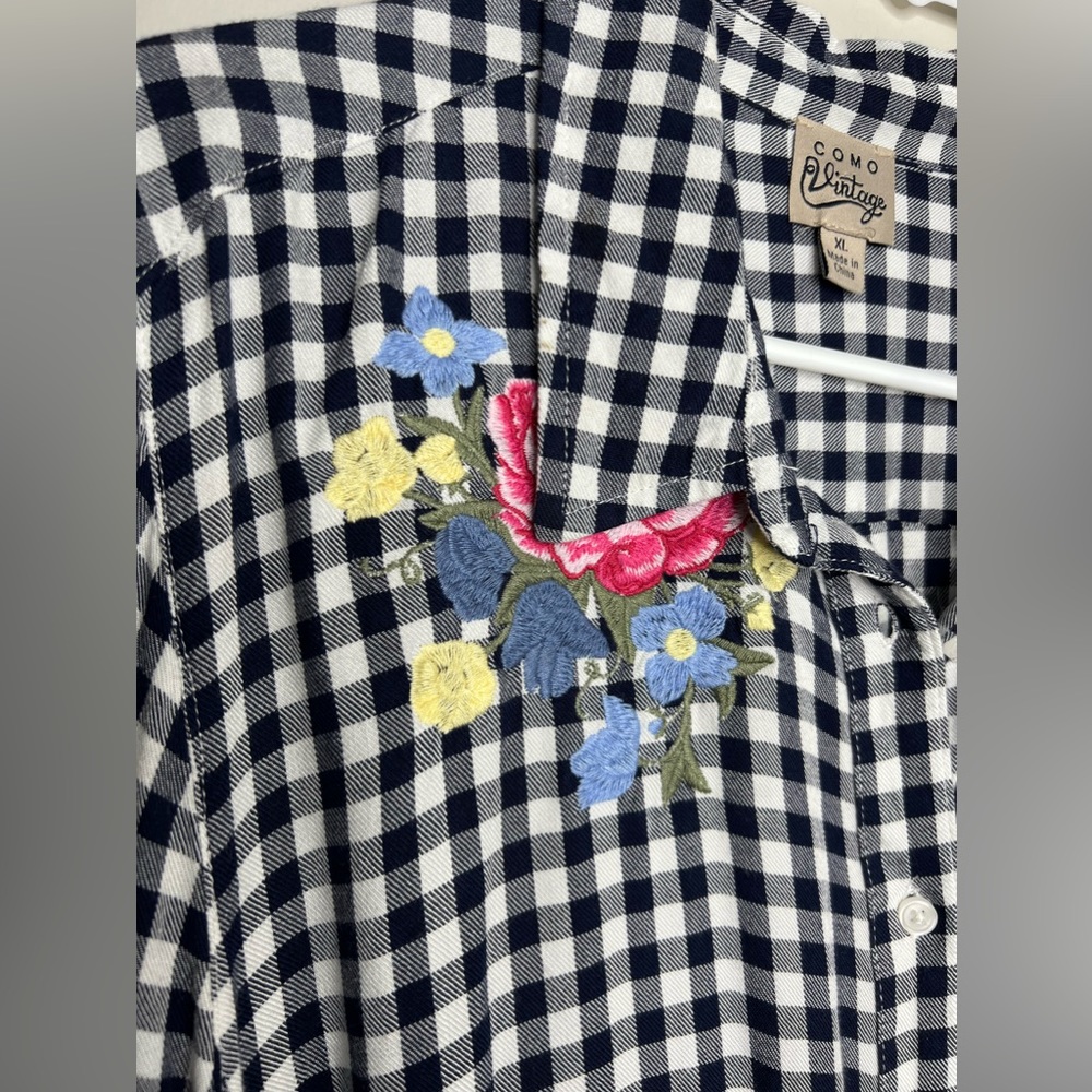 COMO VINTAGE - floral embroidered checkered button down shirt.  XL - 🤩 - Picture 5 of 9